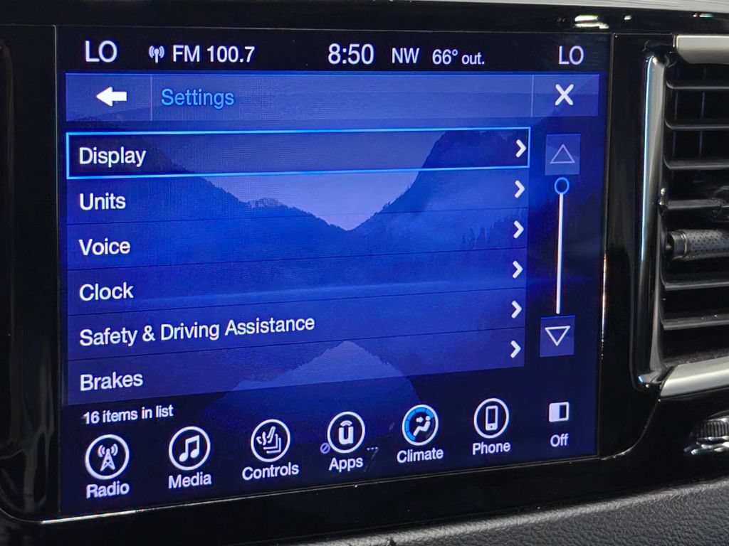 Used 2017 Chrysler Pacifica Touring-L FWD image 44