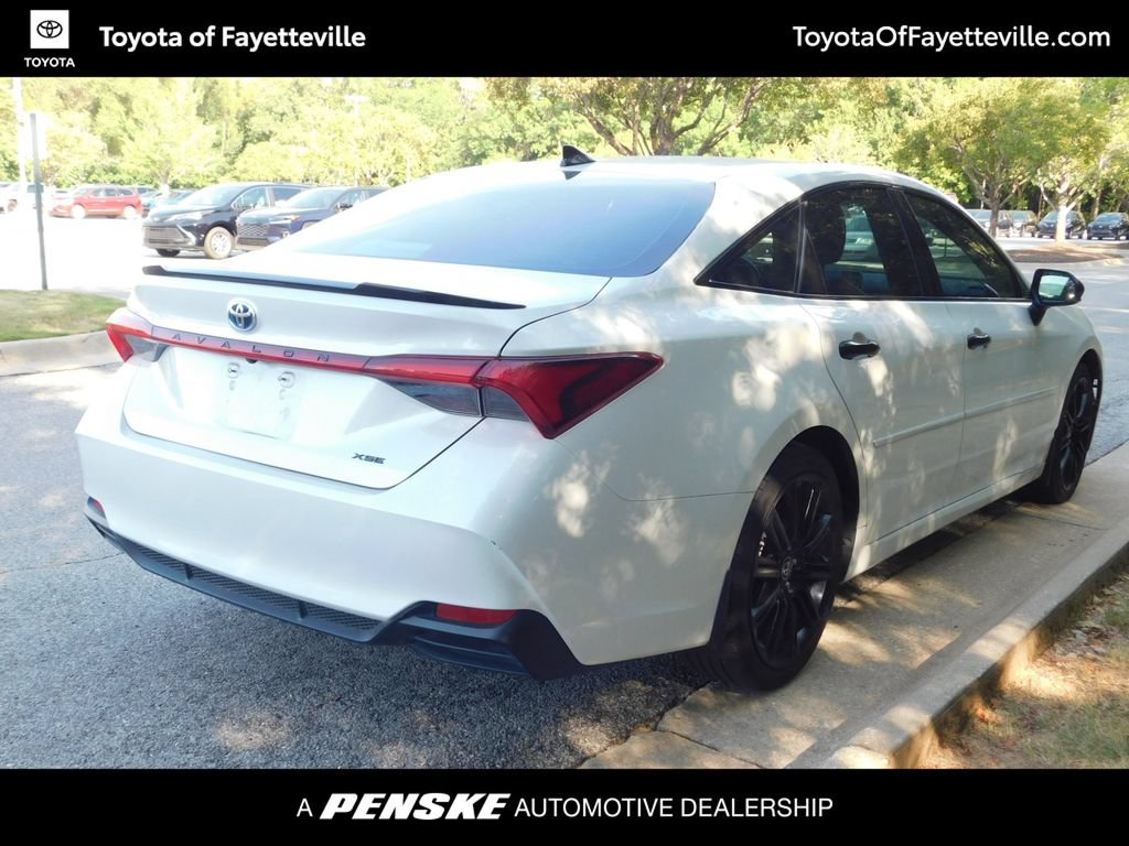 Used 2022 Toyota Avalon XSE FWD image 11