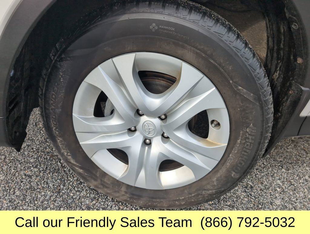 Used 2015 Toyota RAV4 LE image 27