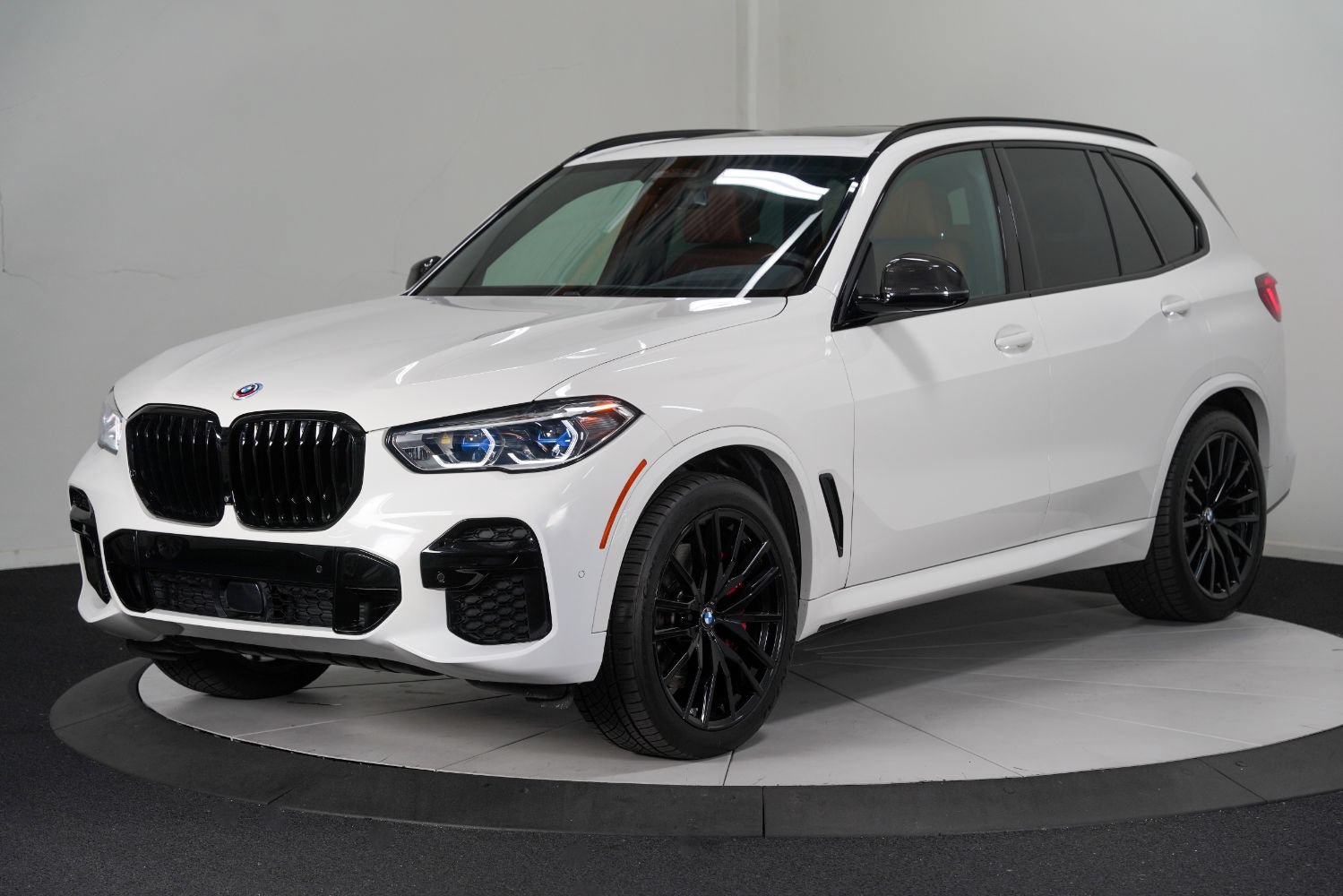 Used 2023 BMW X5 M50i w/ Executive Package AWD/4WD image 6