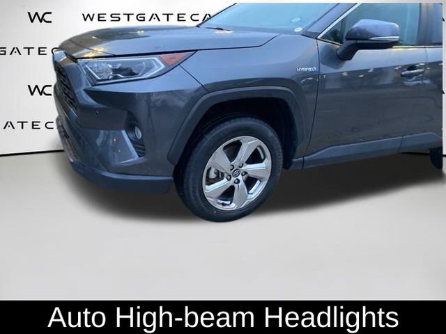 Used 2021 Toyota RAV4 XLE Premium image 11