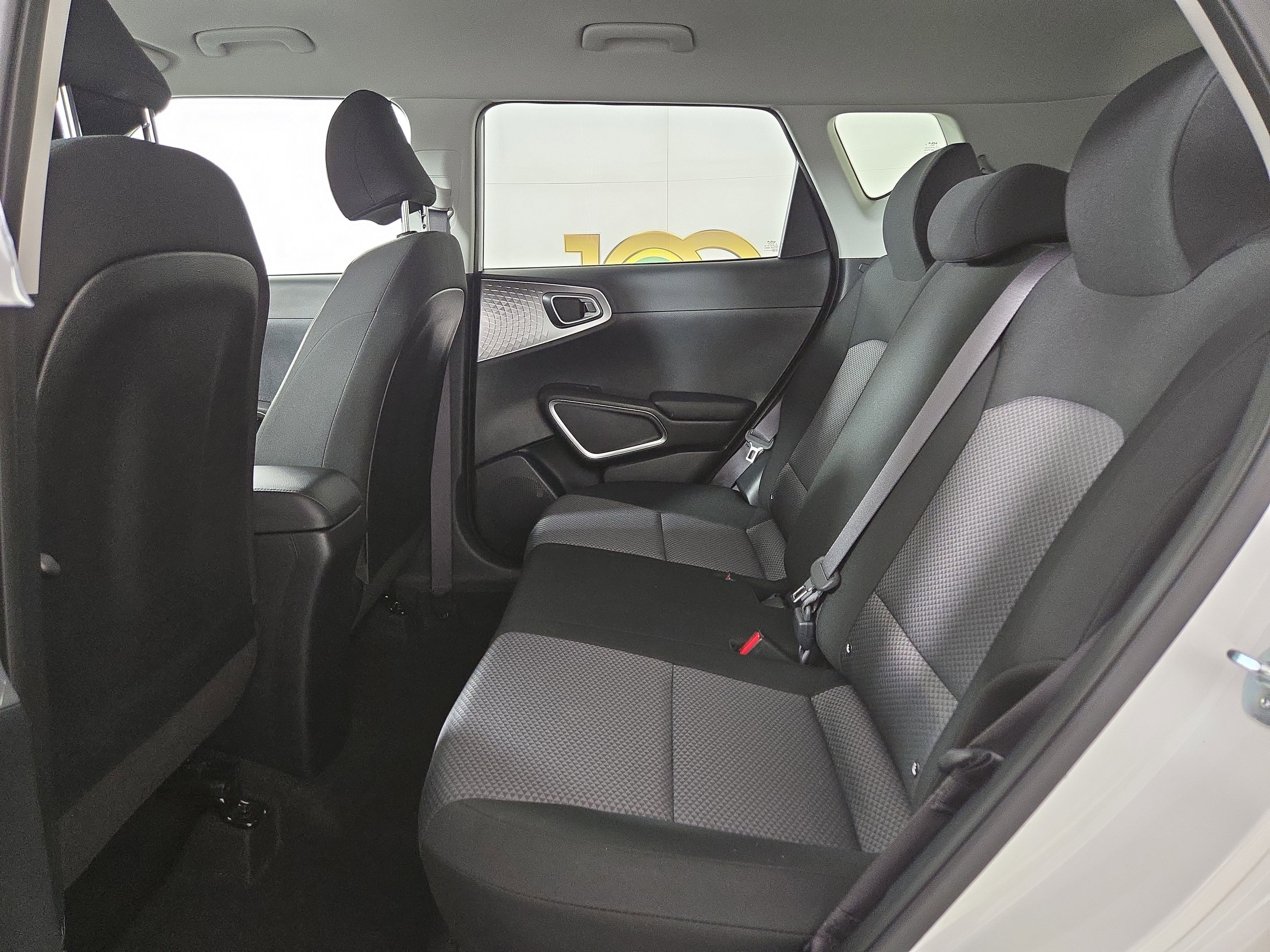 Used 2023 Kia Soul LX w/ LX Technology Package image 12