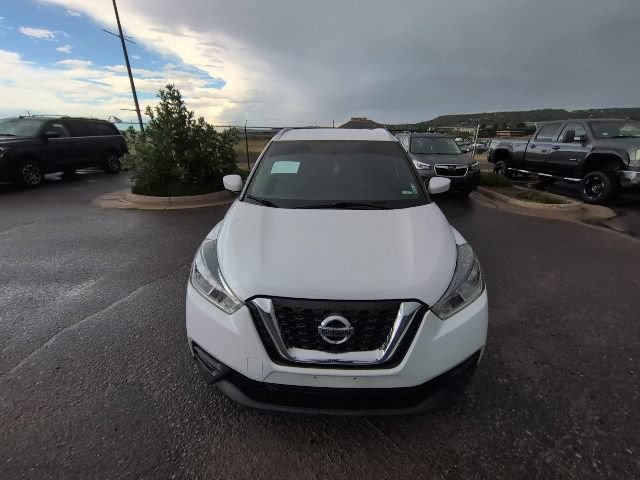 Used 2019 Nissan Kicks SV FWD image 2