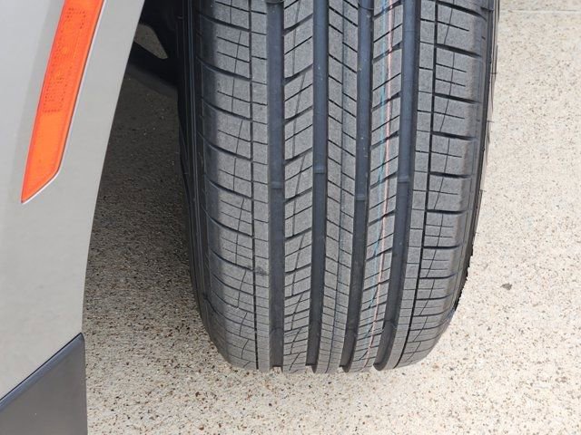 Used 2023 Chevrolet Equinox LT image 18