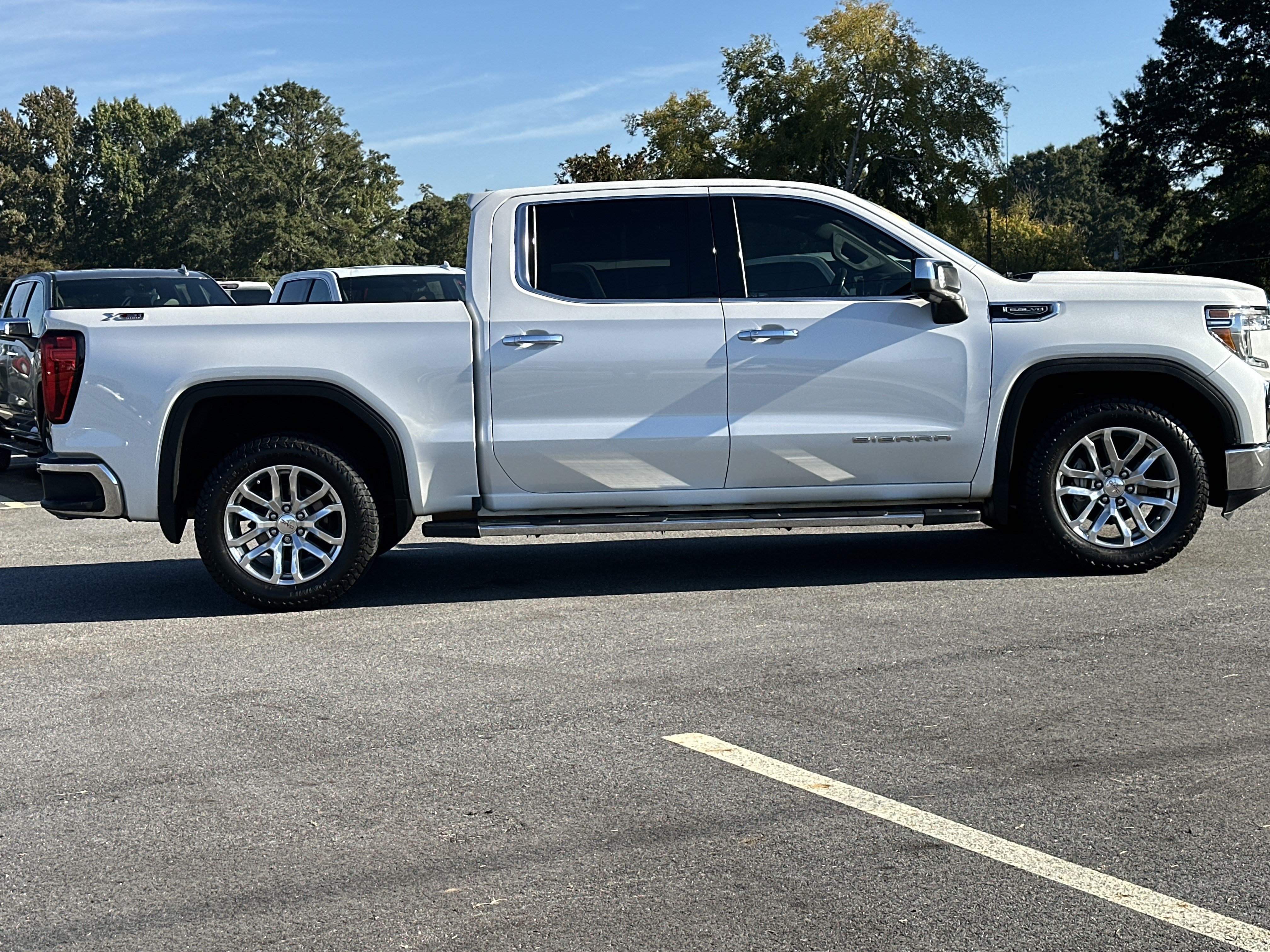 Used 2021 GMC Sierra 1500 SLT w/ SLT Premium Package AWD/4WD image 4