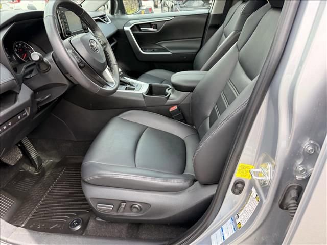 Used 2022 Toyota RAV4 XLE Premium AWD/4WD image 8