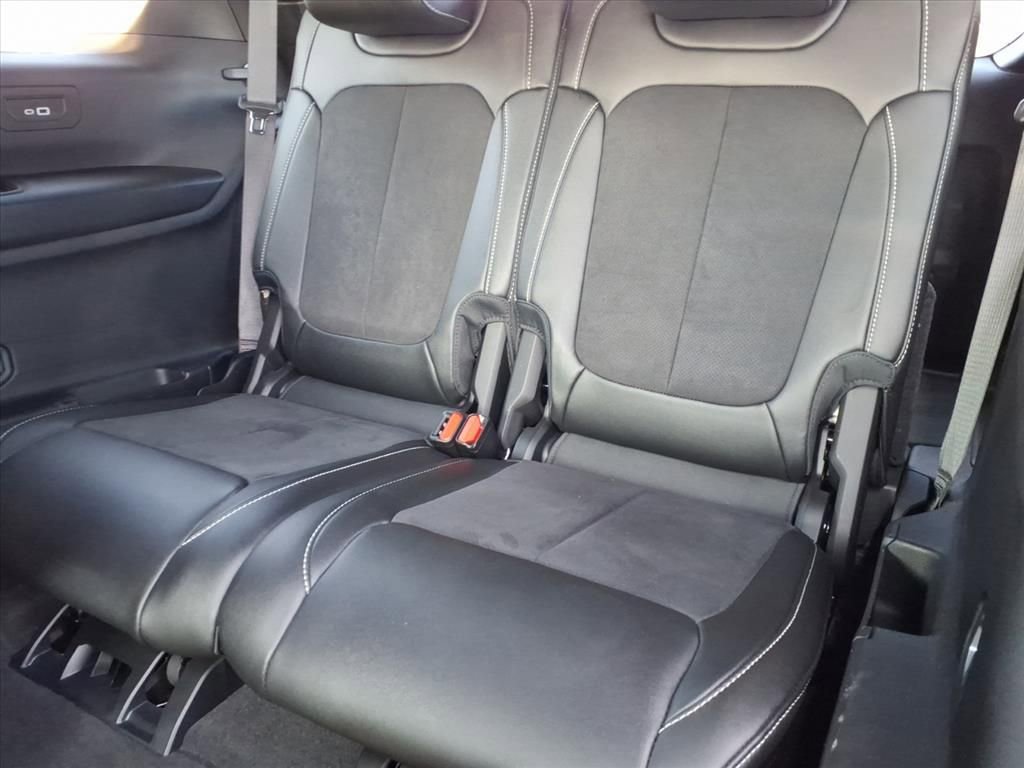 Used 2024 Jeep Grand Cherokee L Altitude image 32