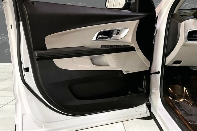 Used 2017 Chevrolet Equinox Premier w/ Enhanced Convenience Package AWD/4WD image 11