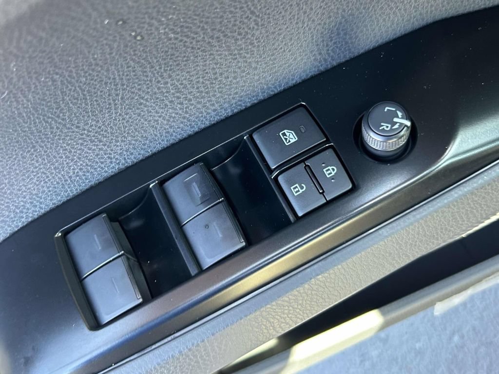 New 2026 Toyota Camry Hybrid FWD image 16