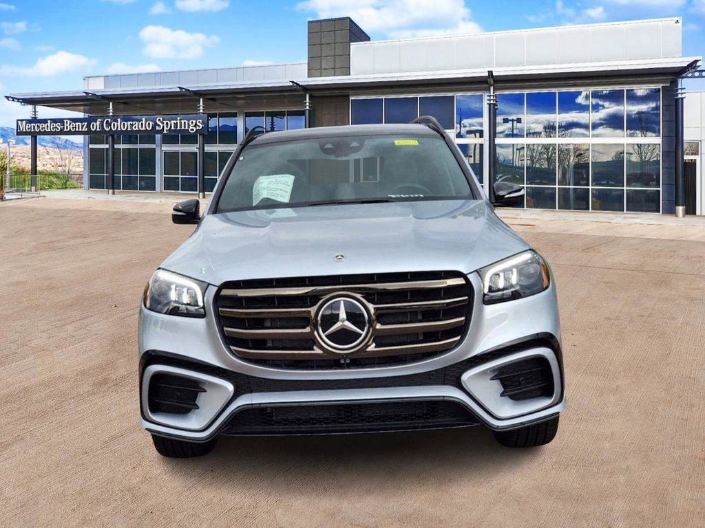 Used 2025 Mercedes-Benz GLS 450 4MATIC image 2