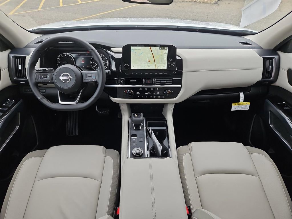 New 2025 Nissan Pathfinder SL w/ Black Appearance Package image 21
