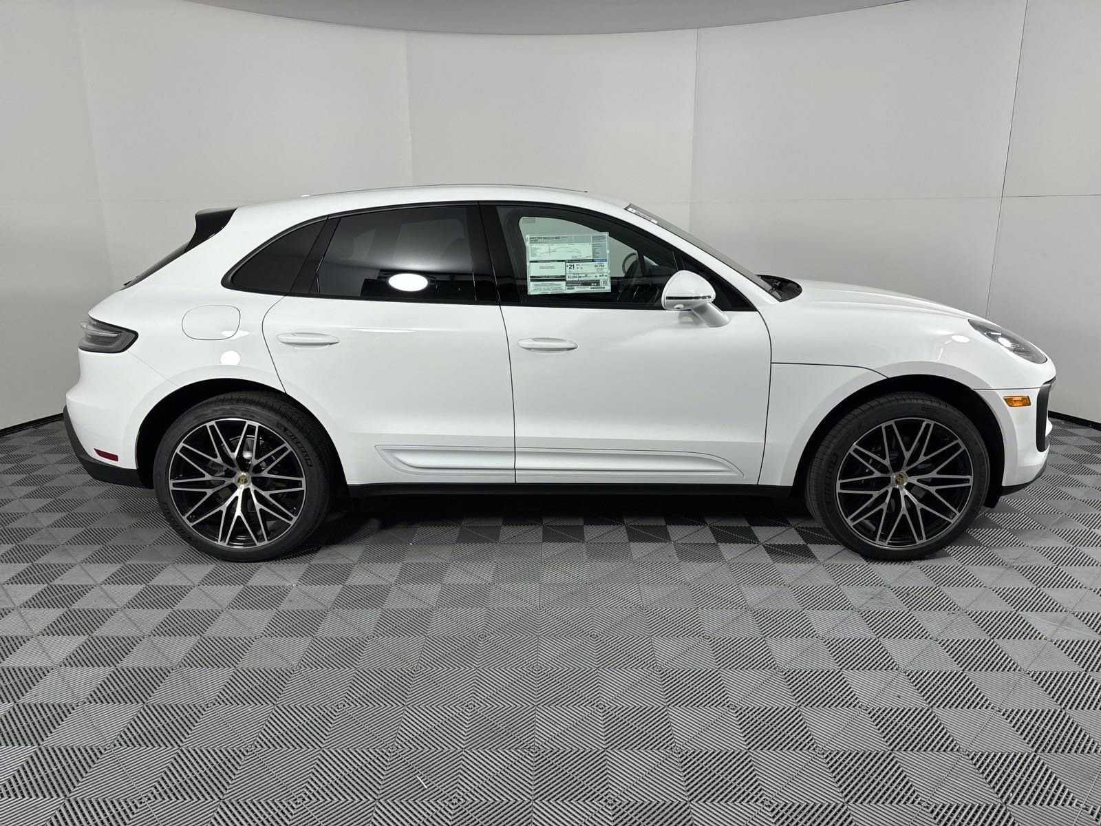 New 2025 Porsche Macan image 8