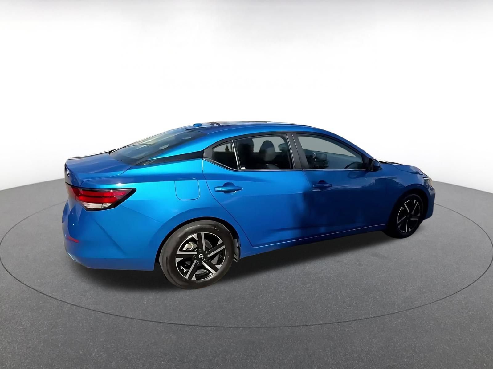 Used 2025 Nissan Sentra SV FWD image 14