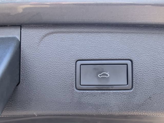Used 2025 Volkswagen Atlas SE FWD image 29