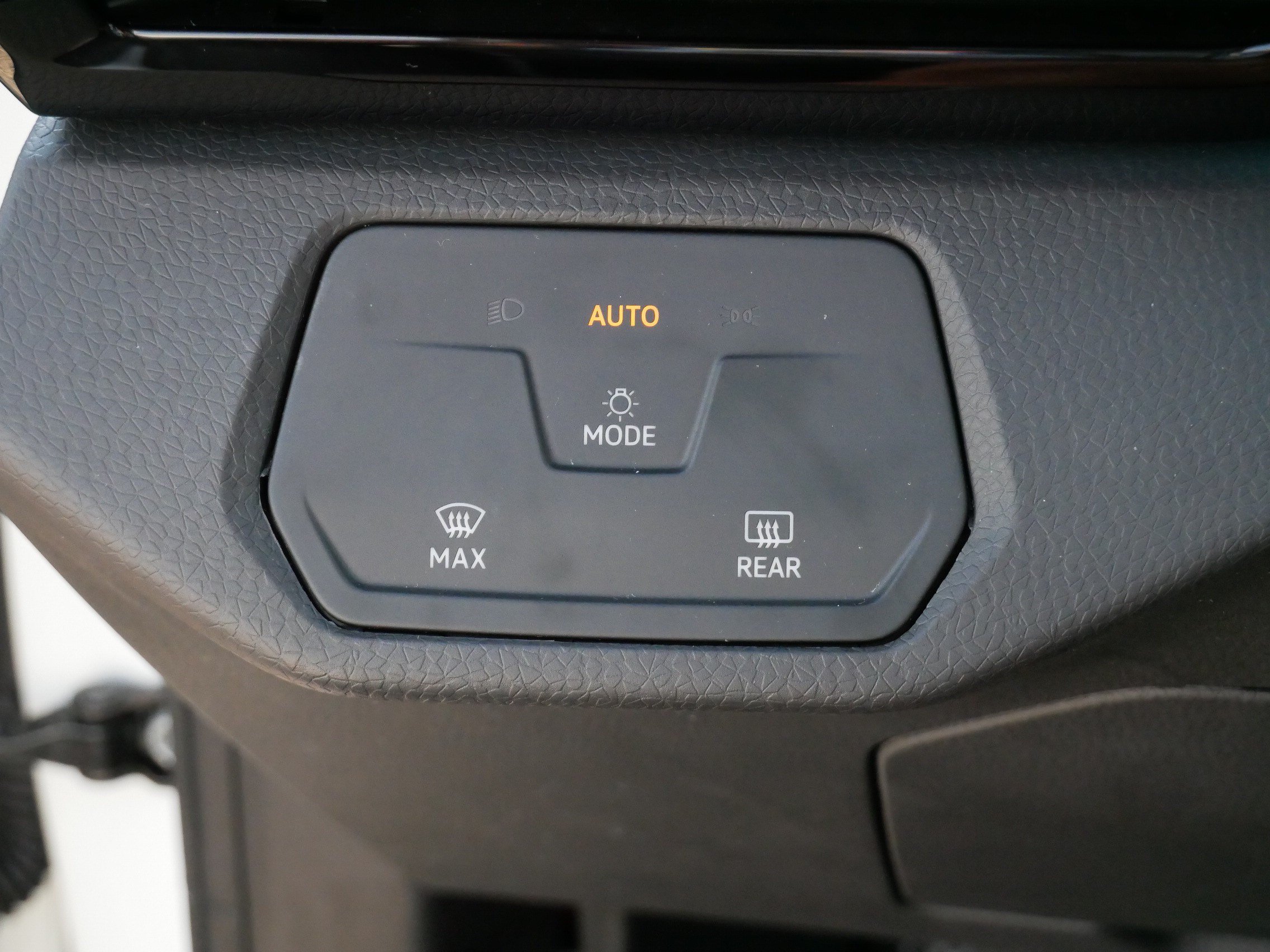 Certified 2024 Volkswagen ID.4 2WD image 26