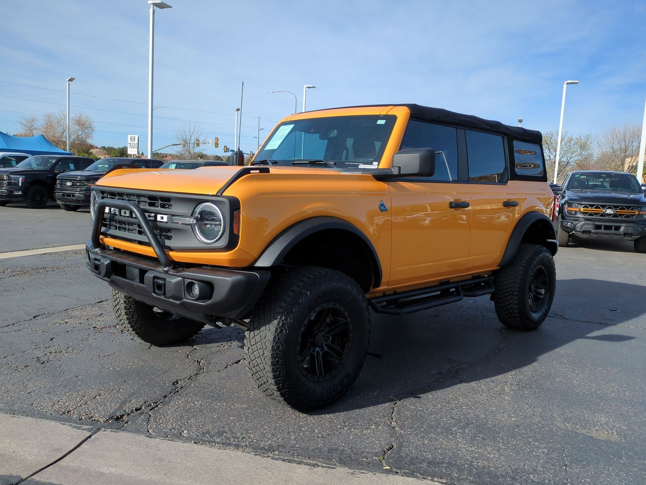 Used 2022 Ford Bronco Black Diamond image 7