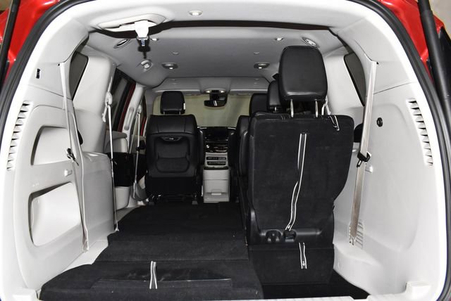 Certified 2024 Chrysler Pacifica Touring-L image 36