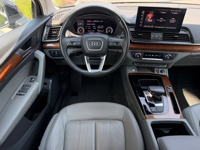 Used 2022 Audi Q5 2.0T Premium Plus w/ Premium Plus Package AWD/4WD image 12