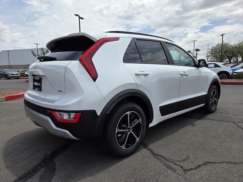 New 2026 Kia Niro EX FWD image 3