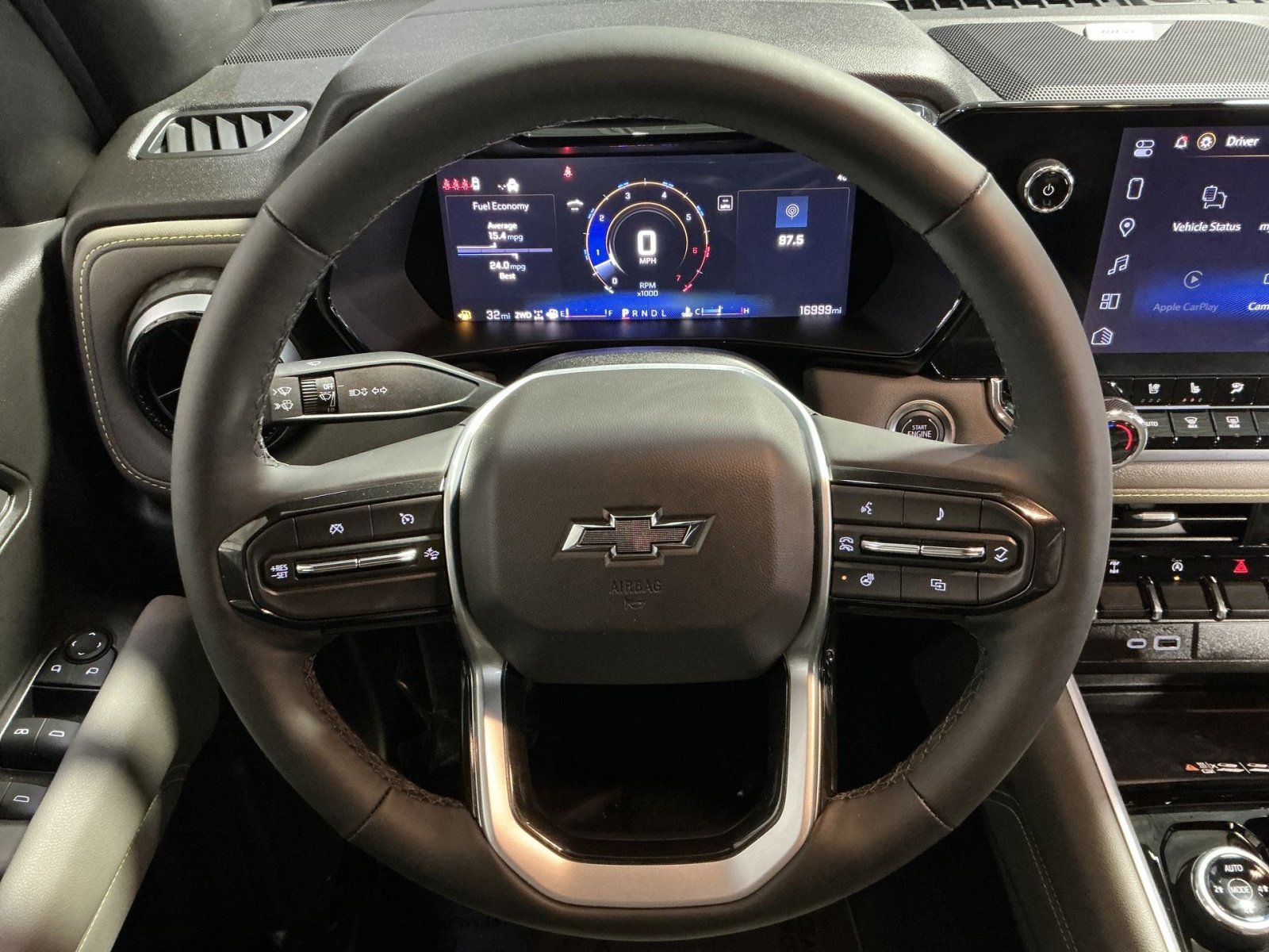 Used 2025 Chevrolet Colorado ZR2 w/ Technology Package image 24