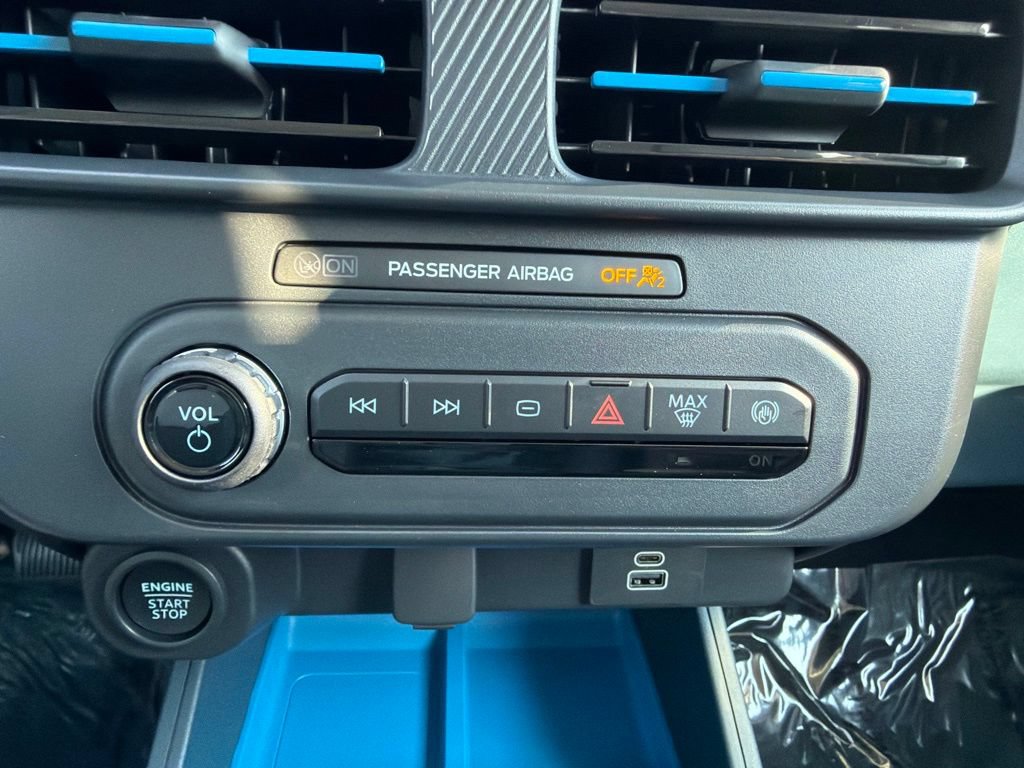 New 2026 Ford Maverick XLT w/ XLT Luxury Package FWD image 32