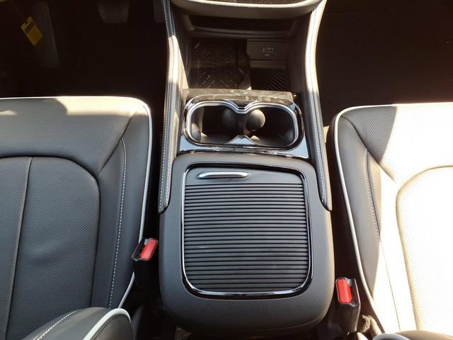 New 2027 Chrysler Pacifica Limited FWD image 26
