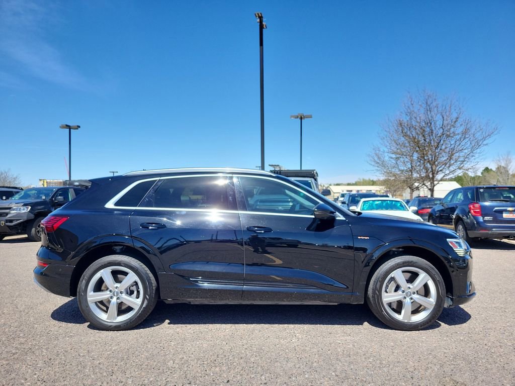 Used 2019 Audi e-tron Premium Plus AWD/4WD image 2