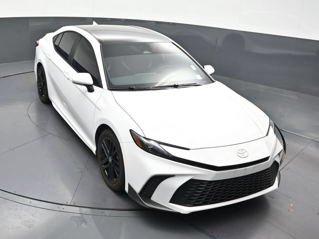 Used 2026 Toyota Camry SE FWD image 21