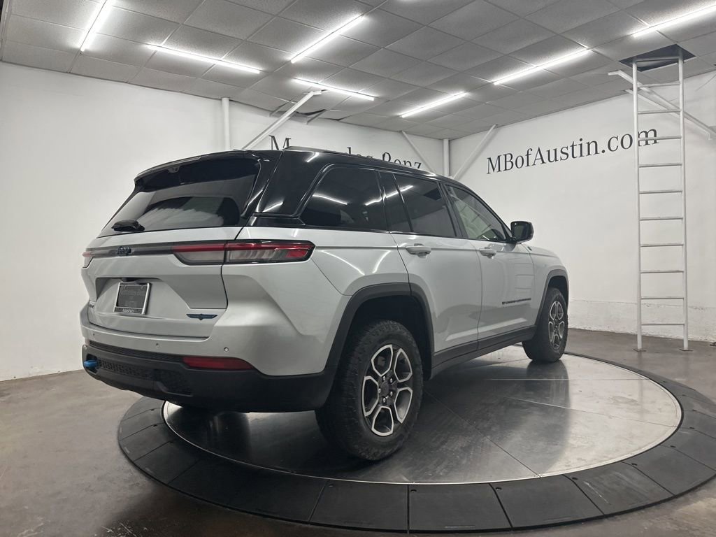 Used 2023 Jeep Grand Cherokee Trailhawk w/ Luxury Tech Group III AWD/4WD image 7