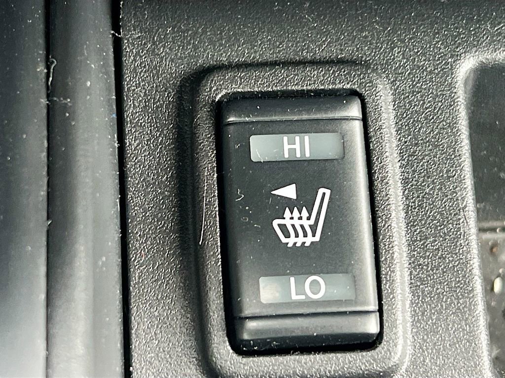 Used 2018 Nissan Titan SV image 22