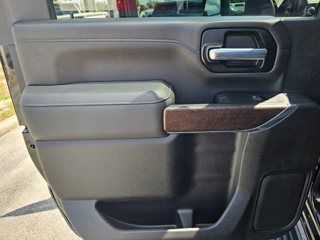 Used 2022 GMC Sierra 2500 Denali w/ Denali Black Diamond Edition AWD/4WD image 22