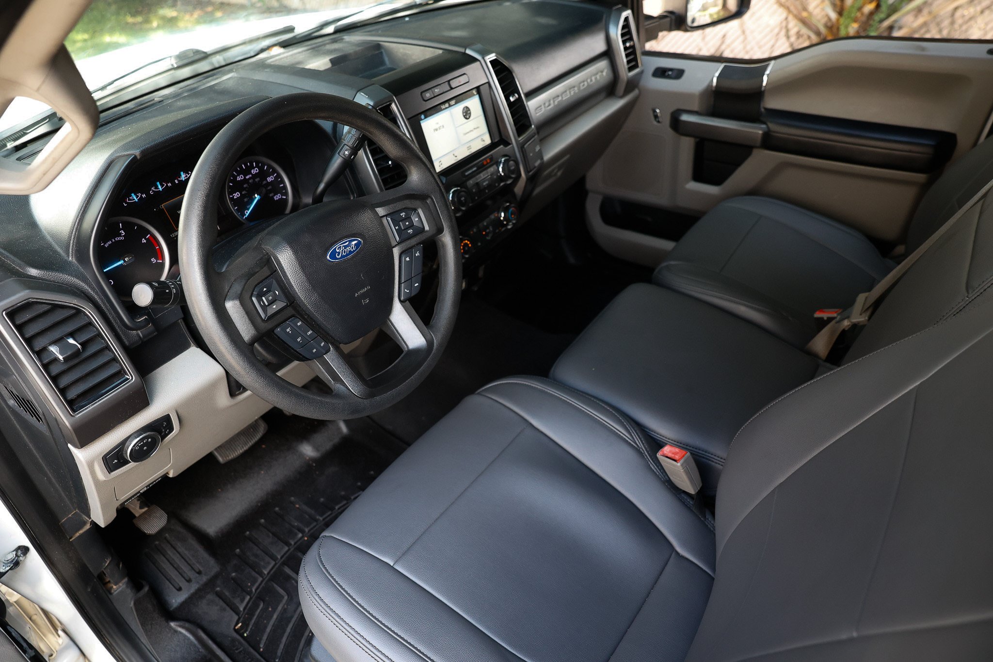 Used 2019 Ford F250 XLT w/ Snow Plow Prep Package AWD/4WD image 6