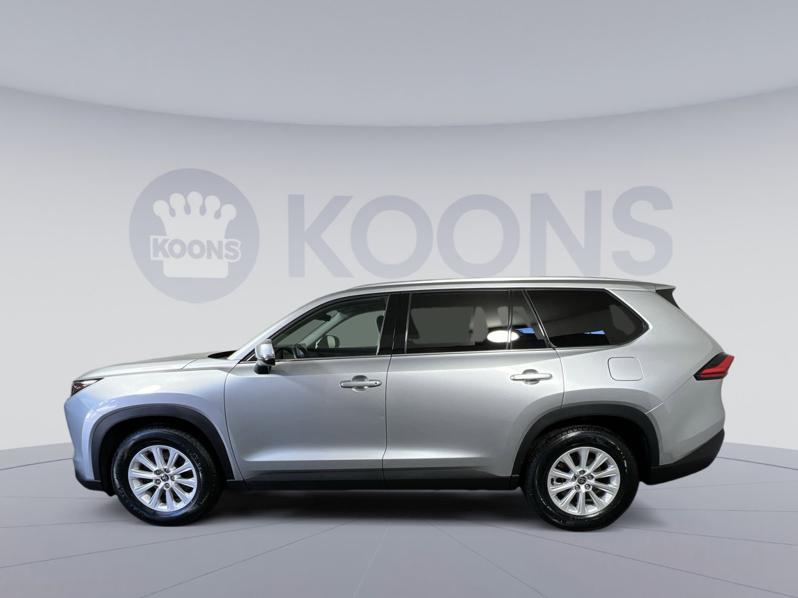 Used 2024 Toyota Grand Highlander XLE image 2