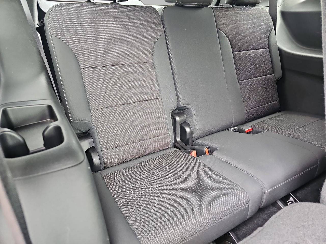 Certified 2025 Chevrolet Traverse LT w/ Sun and Wheel Package image 15