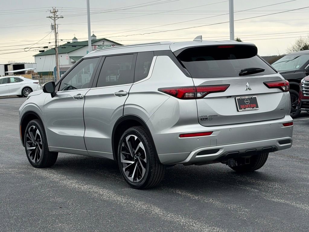 Used 2023 Mitsubishi Outlander SEL image 7