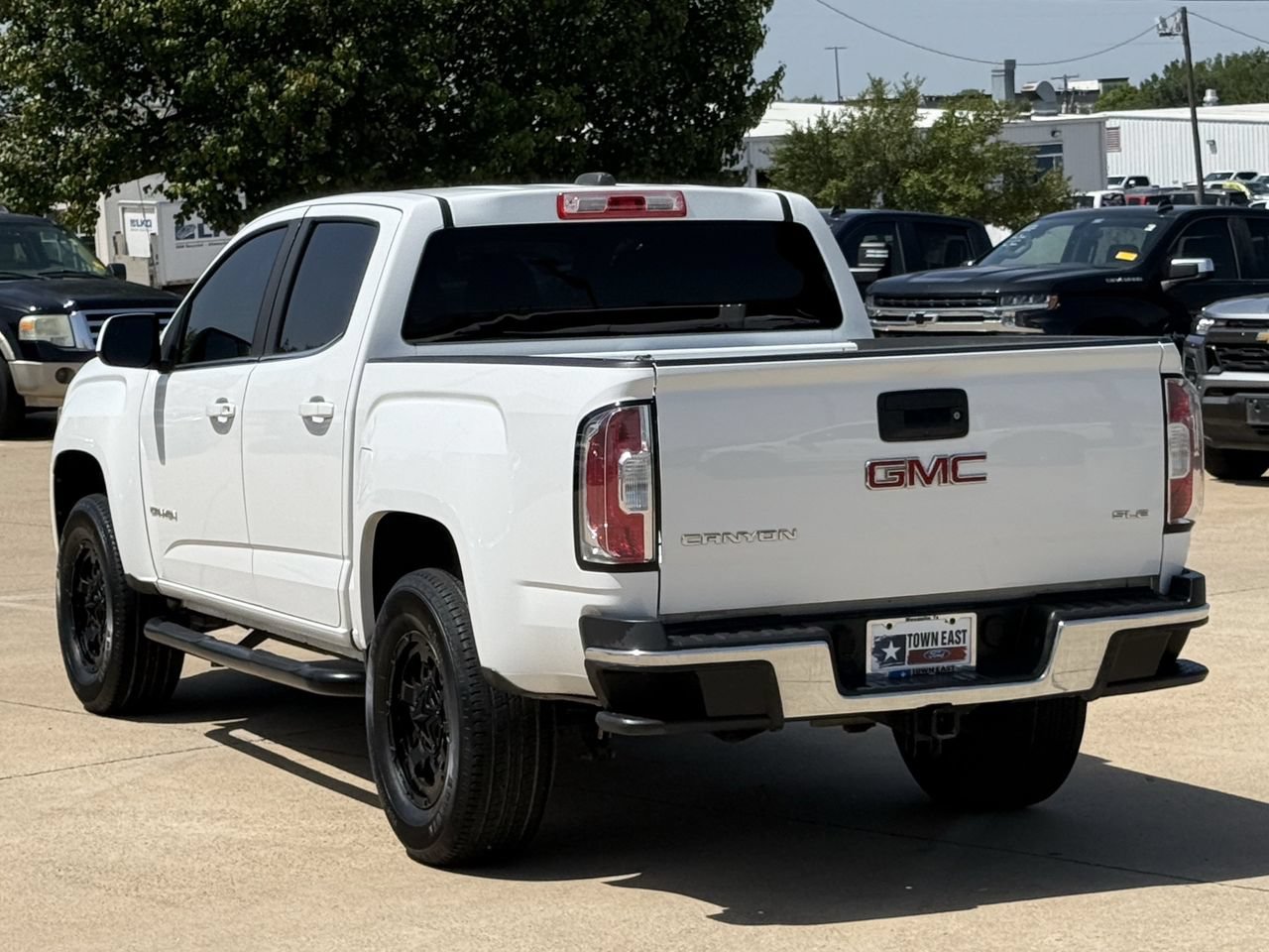 Used 2017 GMC Canyon SLE RWD image 5