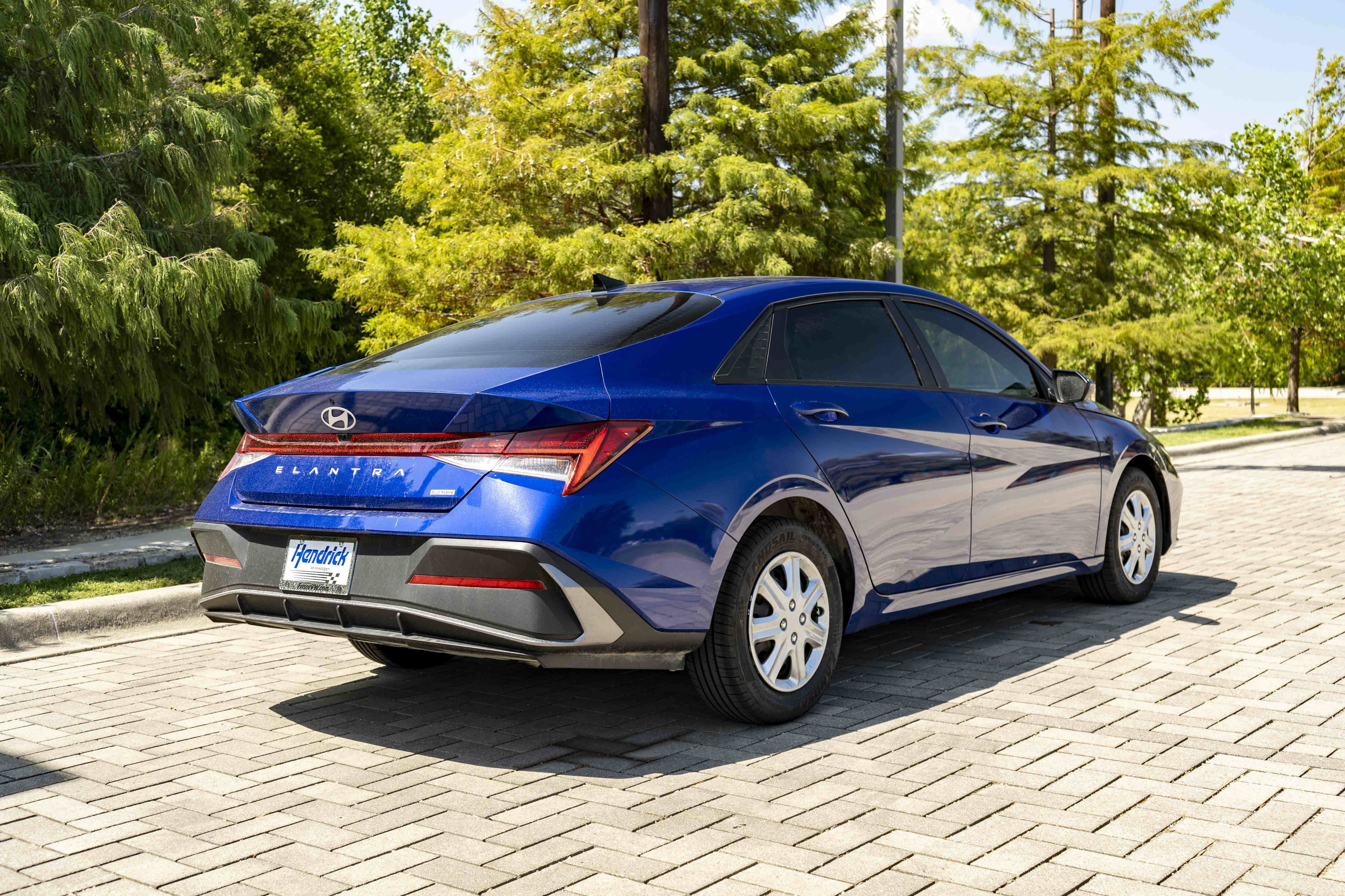 Used 2024 Hyundai Elantra Blue FWD image 8