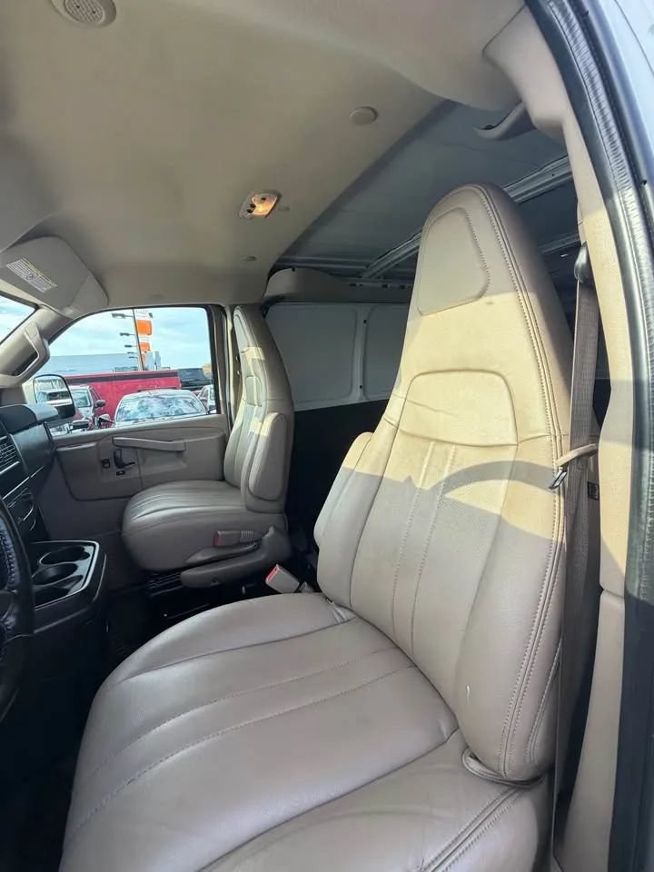 Used 2021 Chevrolet Express 3500 w/ Driver Convenience Package RWD image 10