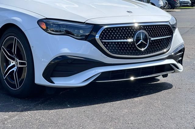 New 2026 Mercedes-Benz E 350 4MATIC Sedan image 2