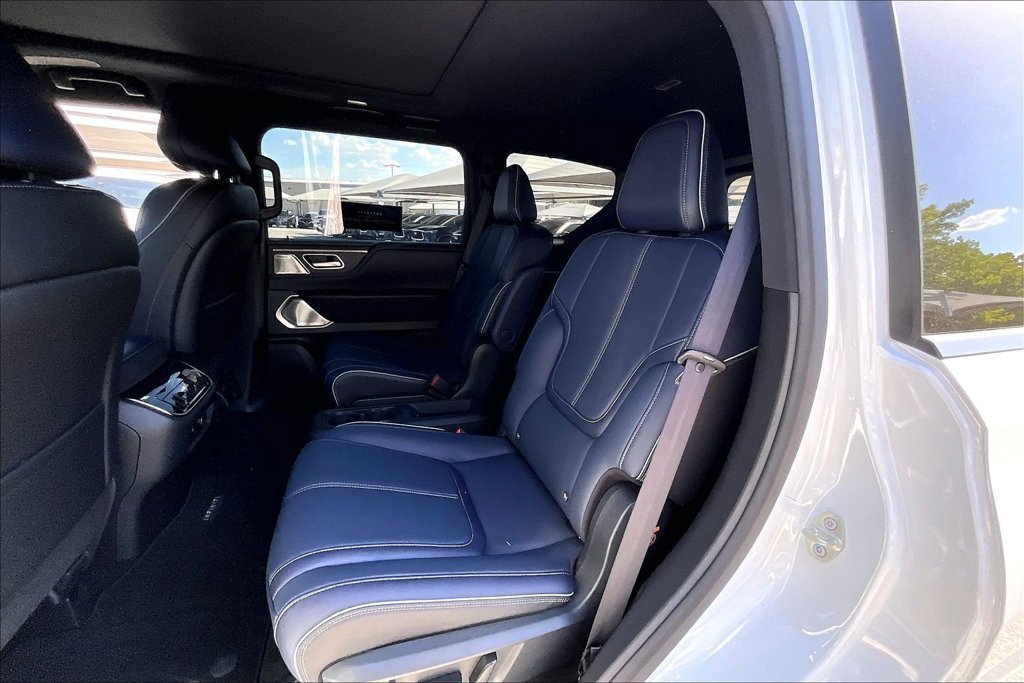 Used 2026 INFINITI QX80 4WD w/ Sport Exterior Package image 34