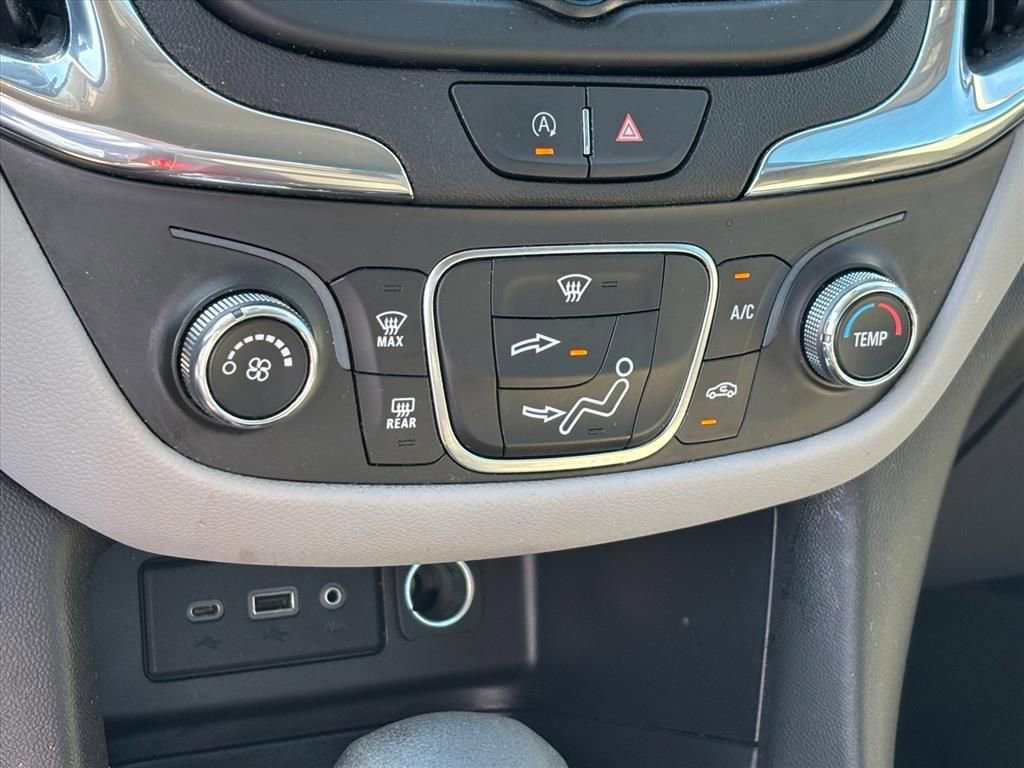 Used 2023 Chevrolet Equinox LS w/ Midnight Edition FWD image 18