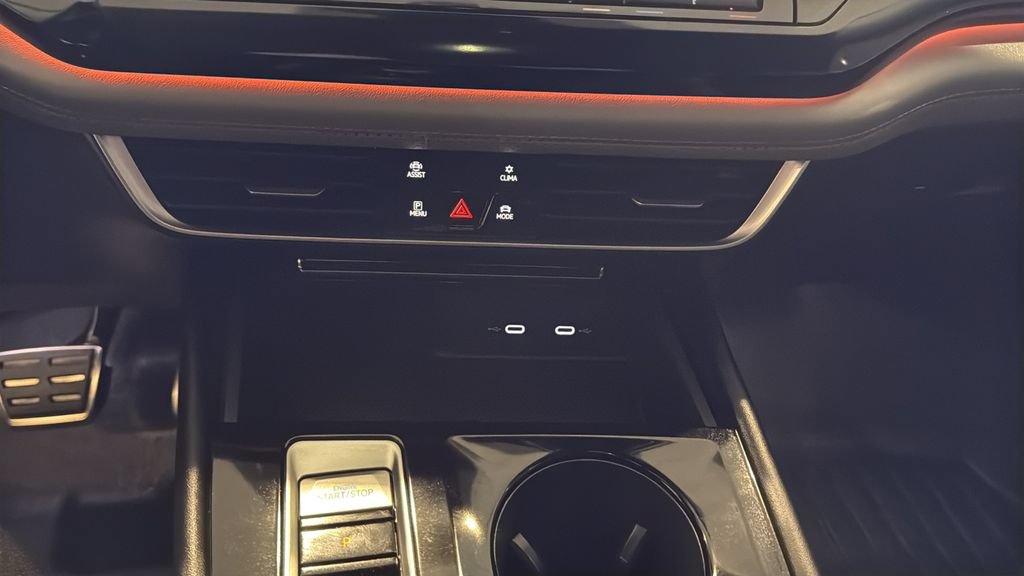 Used 2024 Volkswagen Atlas Peak Edition SEL AWD/4WD image 30