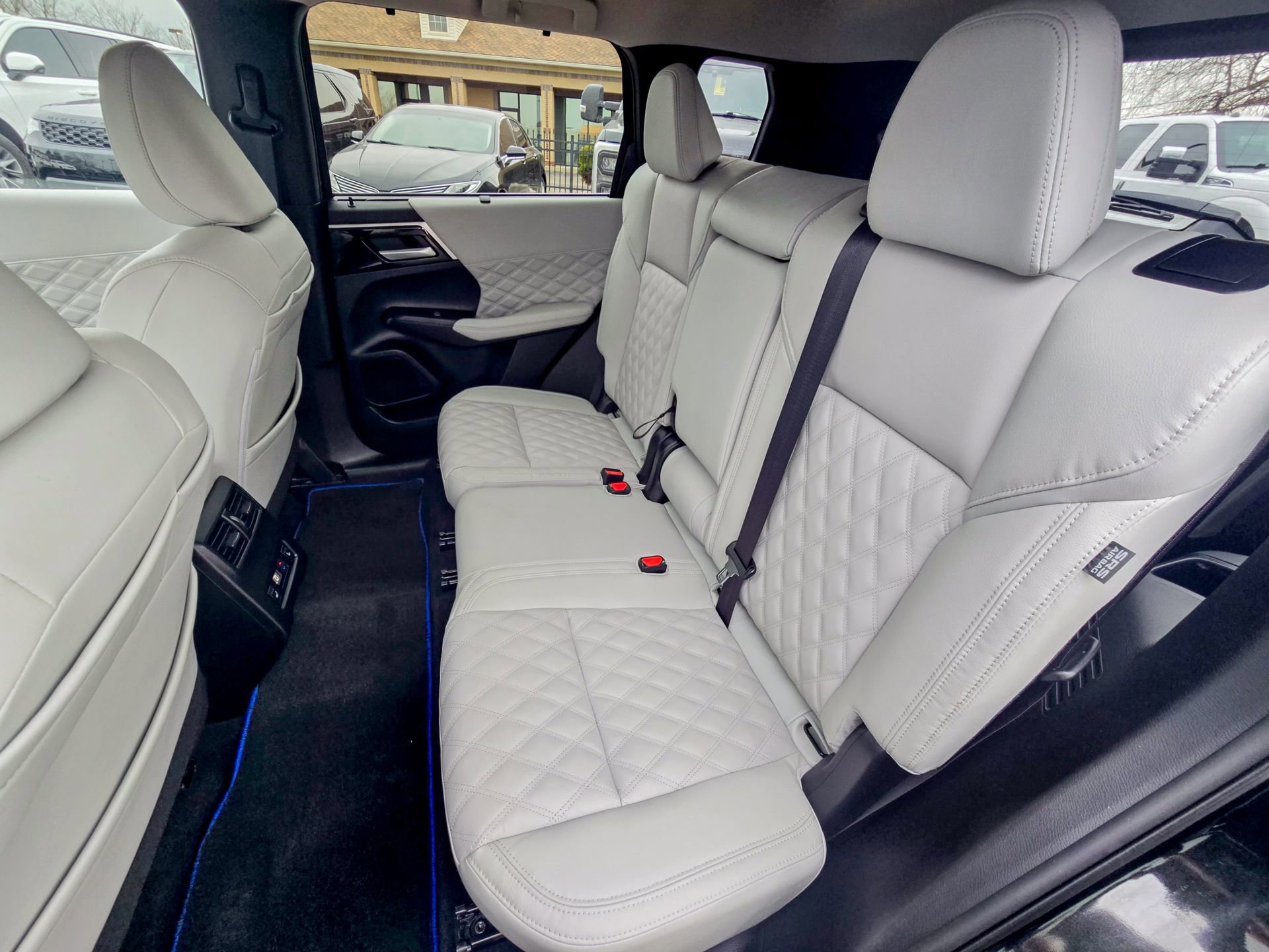 Used 2024 Mitsubishi Outlander SEL image 28