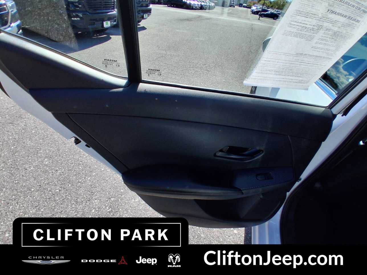 Used 2024 Nissan Sentra SV FWD image 11
