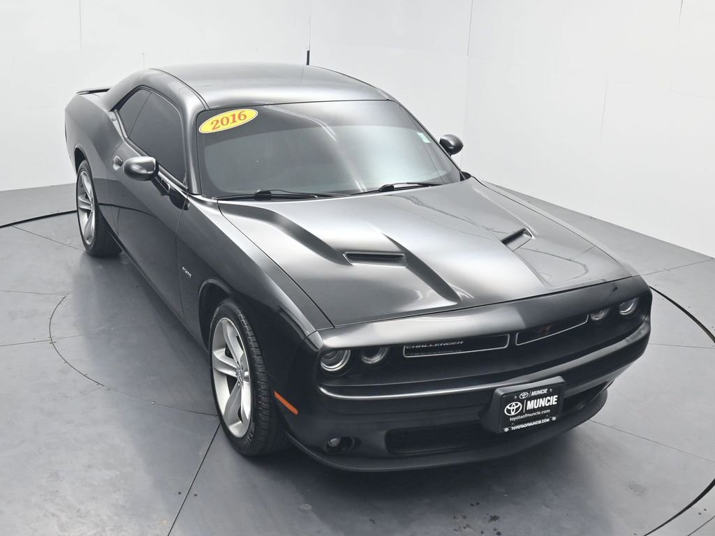 Used 2016 Dodge Challenger R/T RWD image 47