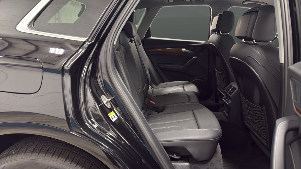 Used 2024 Audi Q5 e Premium Plus w/ Premium Plus Package AWD/4WD image 26