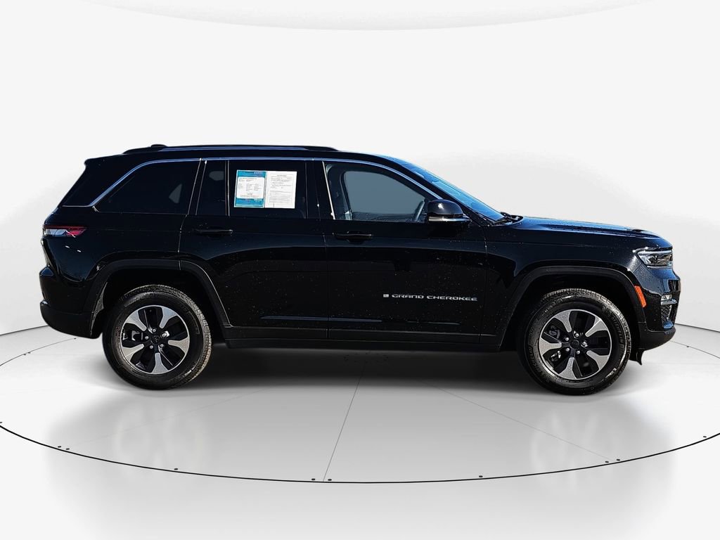 Used 2023 Jeep Grand Cherokee 4WD 4xe image 4