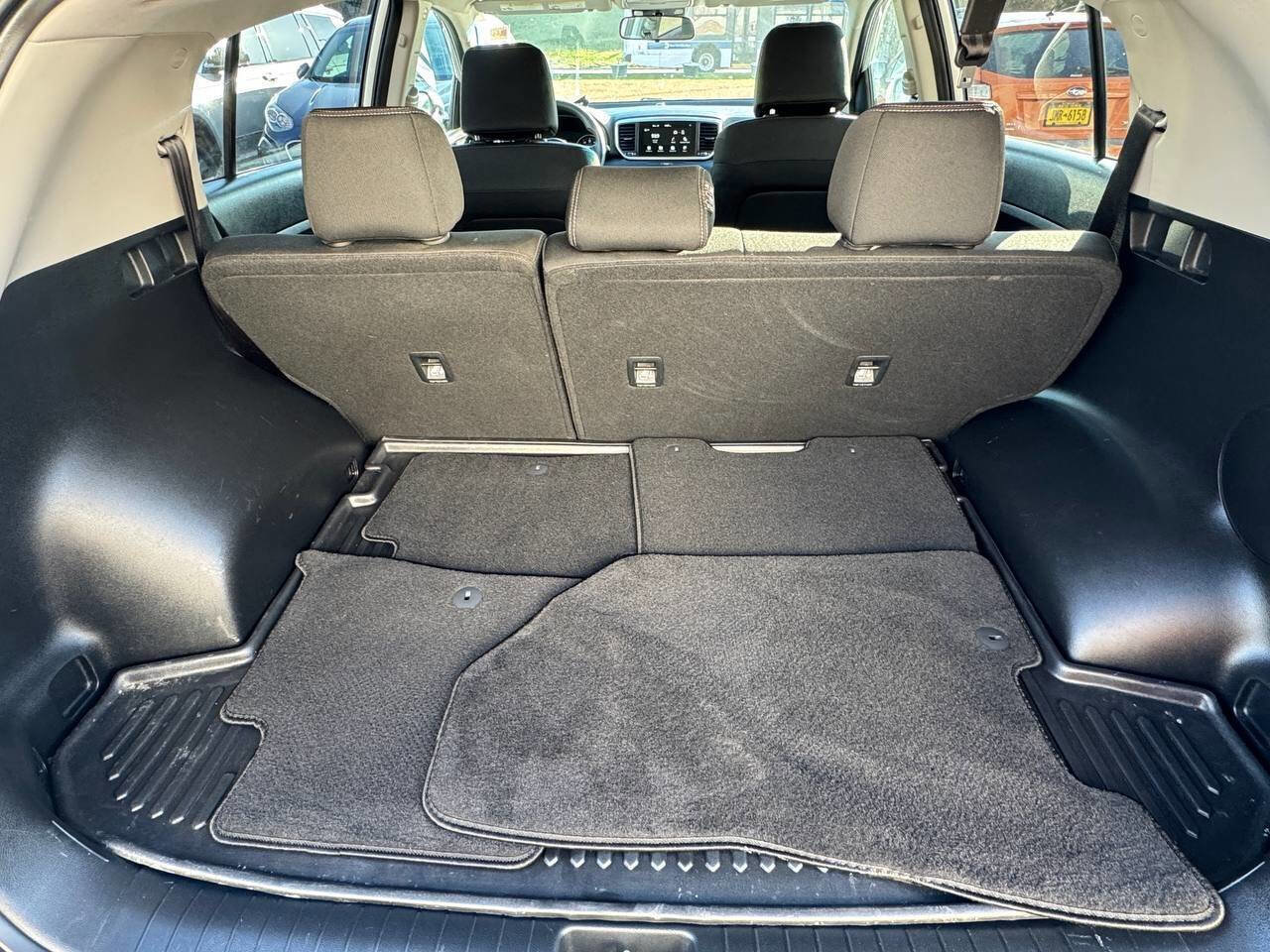 Used 2021 Kia Sportage LX image 17