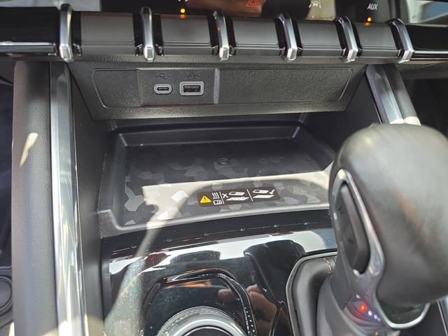 Certified 2026 GMC Canyon AT4 w/ AT4 Premium Package AWD/4WD image 22