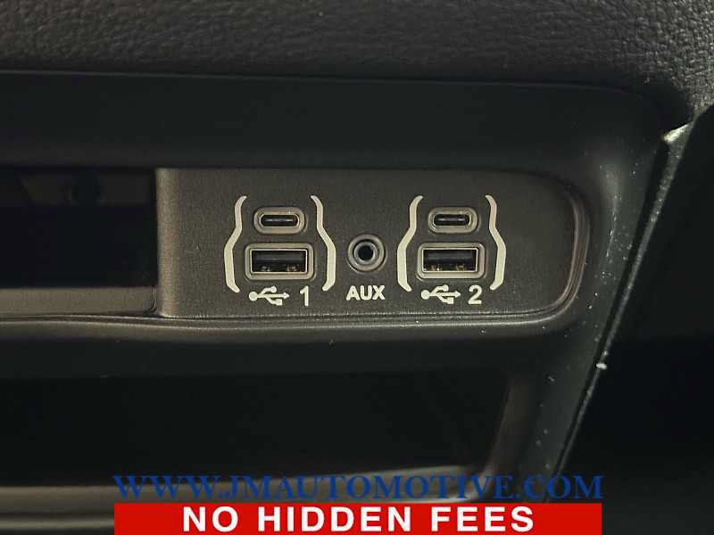 Used 2024 Chrysler Pacifica Touring-L w/ S Appearance Package AWD/4WD image 42